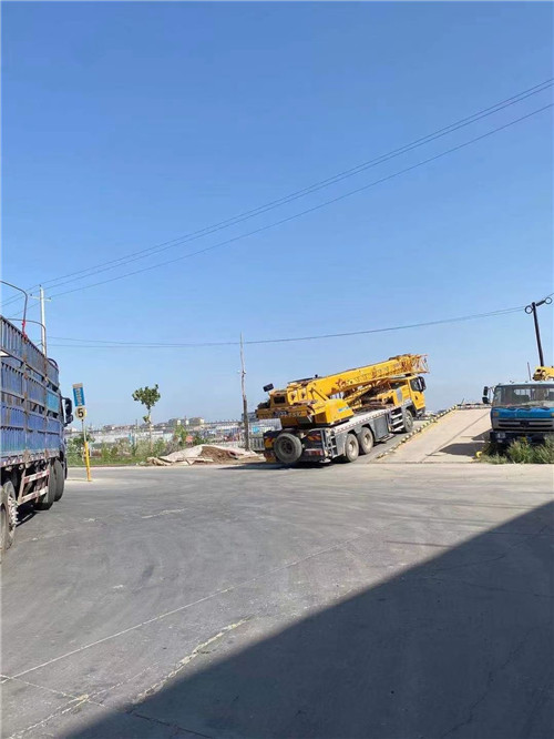 东山区25吨吊车的租赁价格大概是多少？